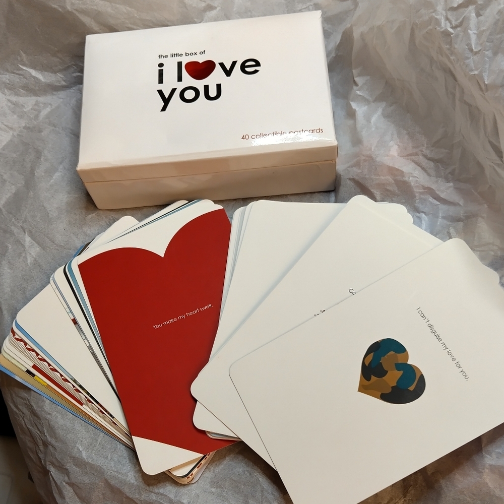 The little box of I love you ~ 40 collectible postcards NEW